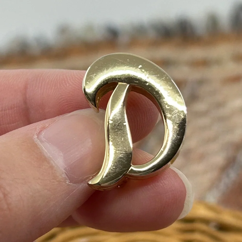 Vintage Sarah Coventry D Brooch Gold Tone Cursive Monogram Name Brooch